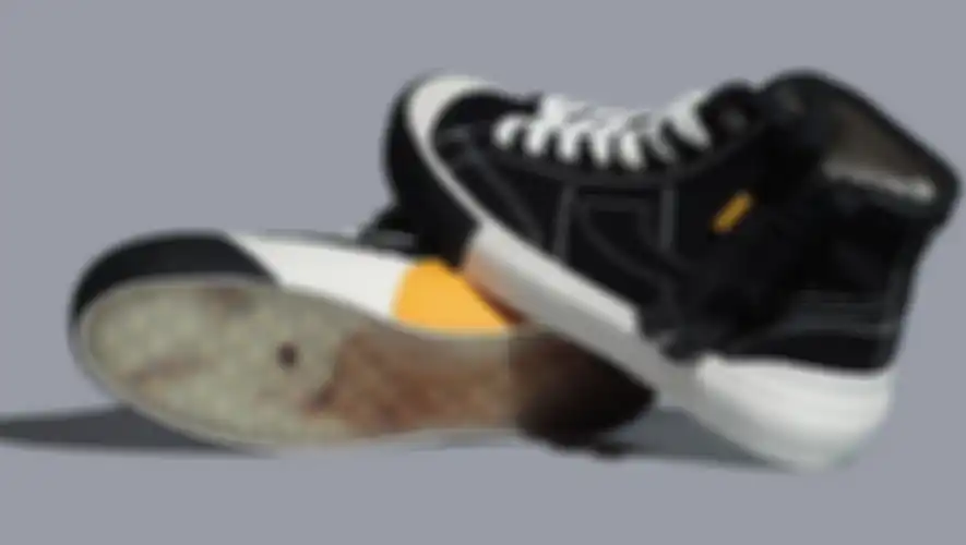 Sepatu Compass Kolaborasi Bareng FXXXKING RABBITS