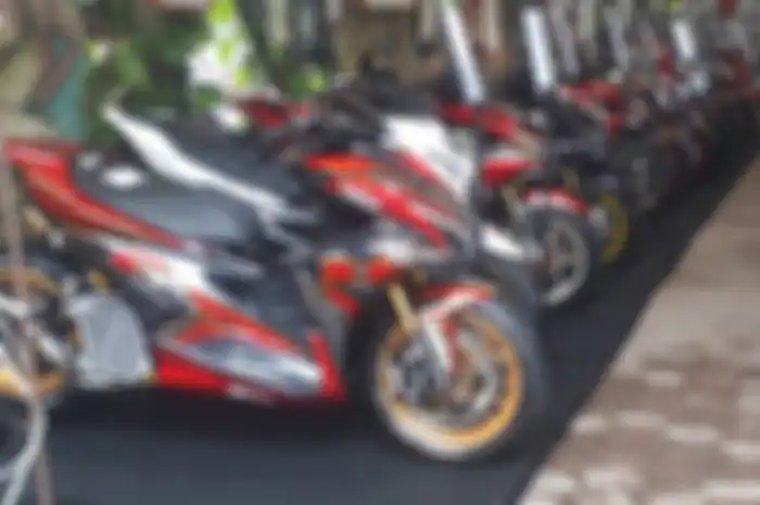 Peserta CustoMAXI Yamaha di Bekasi