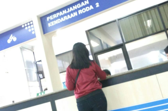 Samsat bayar pajak kendaraan bermotor.