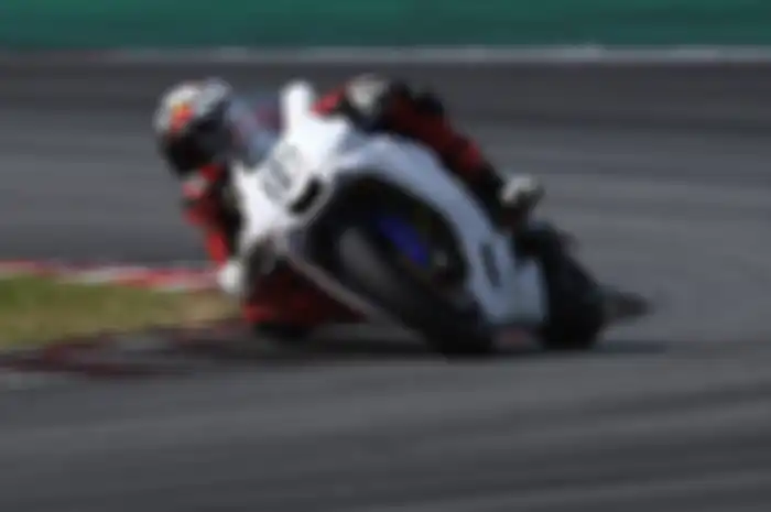 Dimas Ekky juga mendapatkan tawaran untuk balapan di ARRC ASB1000 bersama Victor Racing yang pernah menawarkan tes di tahun 2020. 