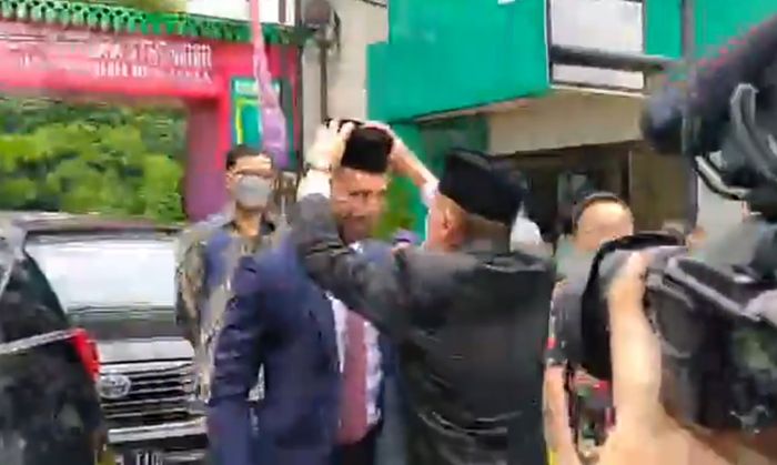 Dua pesepakbola Indonesia Sandy Walsh dan Jordi Amat menjalani sumpah Warga Negara Indonesia (WNI) Hari Ini, Kamis (17/11/2022).