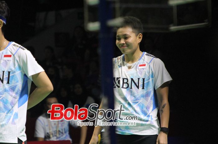 Apriyani Rahayu yang berpasangan dengan Febi Setianingrum berhasil membongkar ketangguhan unggulan China, Li Yi Jing/Luo Xu Min pada 32 besar Malaysia Masters 2025.