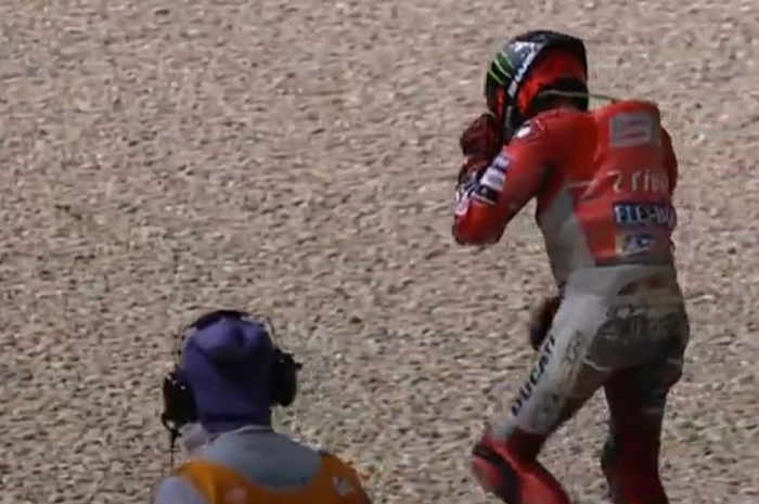 Jorge Lorenzo terjatuh di seri pembuka MotoGP Qatar.