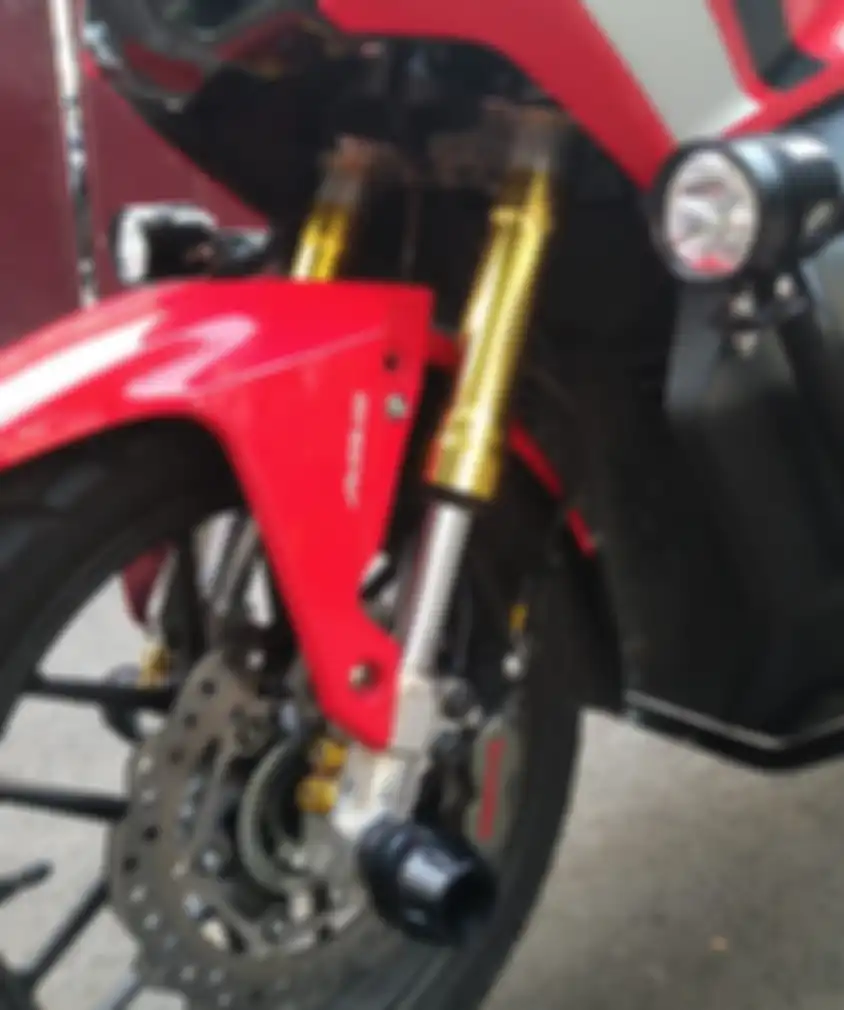 Tampilan lebih sporty dan mirip dengan X-ADV menggunakan upside down KTC untuk Aerox 155