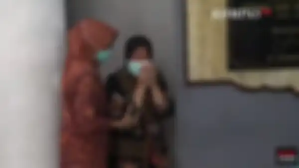 Tri Rismaharini menangis saat tahu mendapat bantuan mobil swab keliling dari BIN