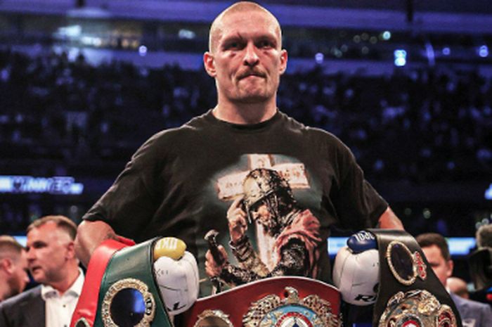 Monster tinju pengoleksi gelar WBA, WBO, IBF dan IBO kelas berat, Oleksandr Usyk.