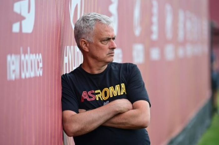 Pelatih AS Roma, Jose Mourinho.