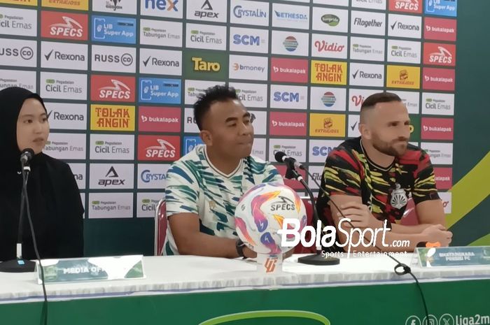 Pelatih Bhayangkara FC, Hanim Sugiarto dan Pemain Ilija Spasojevic dalam konferensi pers jelang final Liga 2 lawan PSIM Yogyakarta, Selasa (26/2/2025).