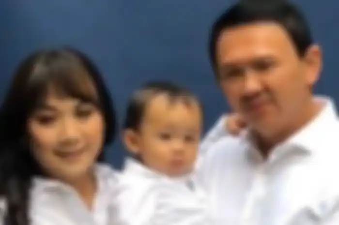 Ahok dan Puput Nastiti Devi rayakan natal
