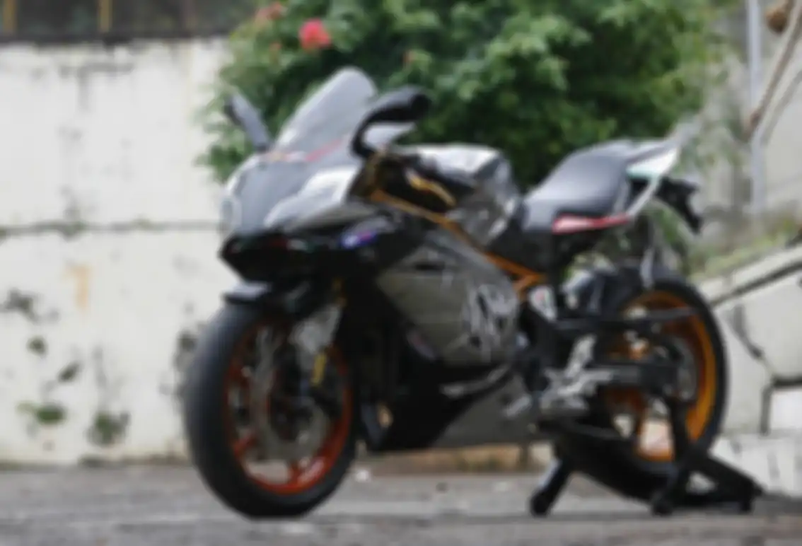 Kawasaki Ninja 250 Berbaju Megelli 250R