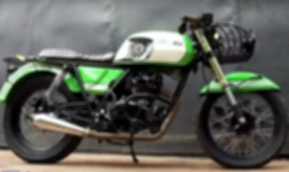 Cleveland Misfit dengan cat hijau khas Gojek