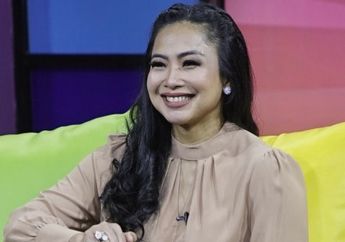 Bak Bukti Perjuangannya Jadi Presenter Sampai Pernah Relakan Rambutnya Dipangkas Jadi Bondol, Inilah Rumah Artis Feni Rose yang Bergaya Minimalis dengan Kolam Renang Luas