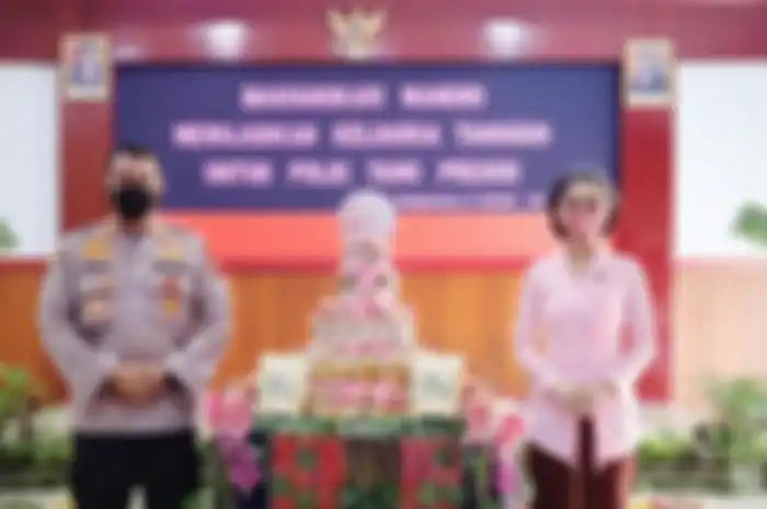 Uut Permatasari saat dampingi pekerjaan suaminya sebagai Kapolres Gowa