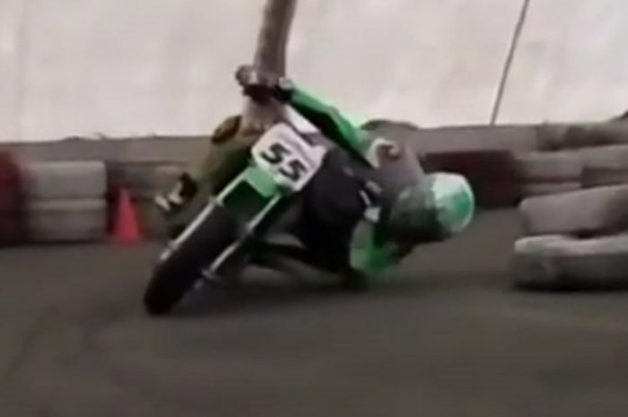 Elbow down sih lewat sama teknik ini