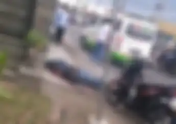 Mungkin Lelah, Motor Honda BeAT Masih Bau Dealer Hancur Tabrak Mobil, Korban Bersimbah Darah