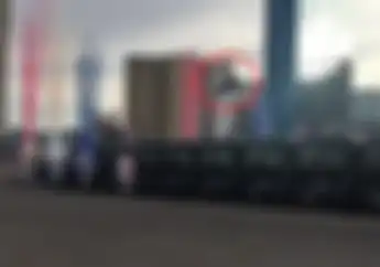 Video Gokil.. Orang Ini Lompati 16 Bus dengan Motor, Valentino Rossi Aja Ngasih Jempol