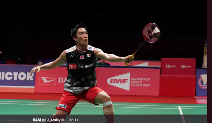 Pemain bulu tangkis Jepang, Kento Momota, saat beraksi di Malaysia Masters 2020.