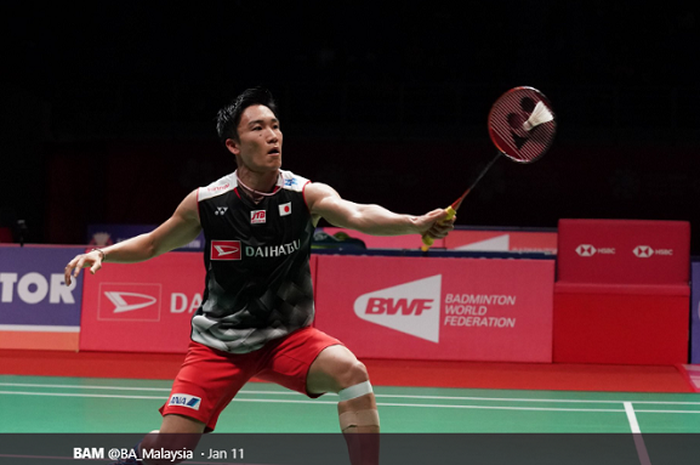 Pemain bulu tangkis Jepang, Kento Momota, saat beraksi di Malaysia Masters 2020.