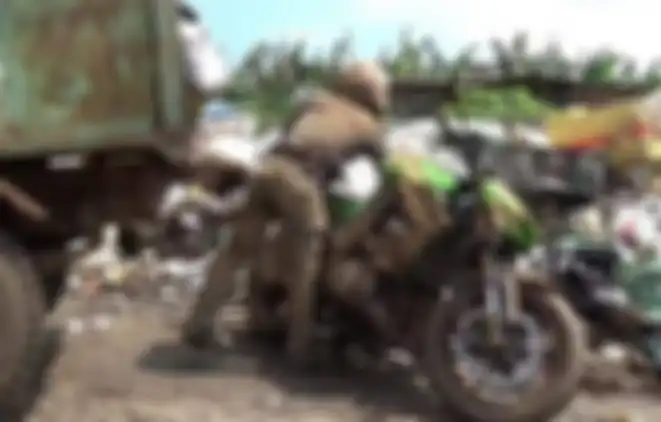 Pemilik moge Kawasaki Z1000 ambil motor ditumpukan sampah
