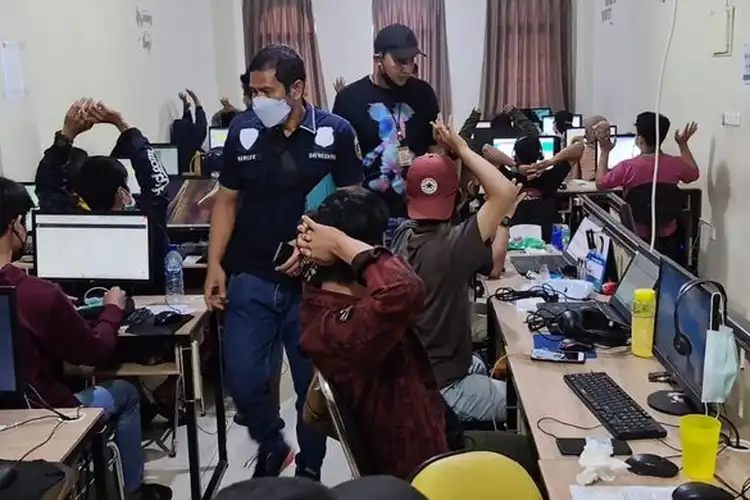 Muka Sangar dan Galak, Ternyata Gaji Debt Collector Ilegal Tembus Puluhan Juta Rupiah