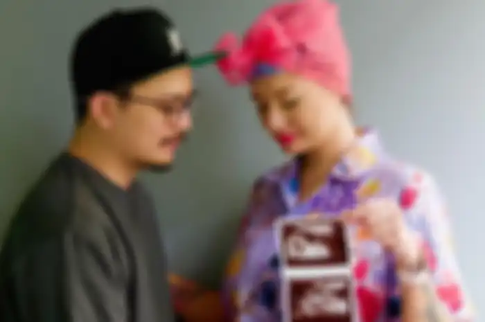 Derby Romero umumkan kehamilan anak pertama sang istri Claudia Adinda.