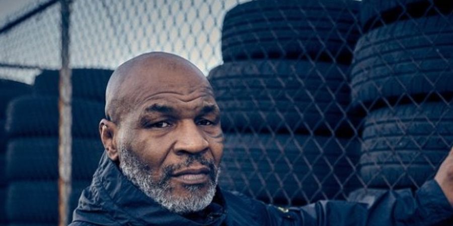 Pernah Curhat Ajalnya Makin Dekat, Mike Tyson Muncul Pakai Kursi Roda