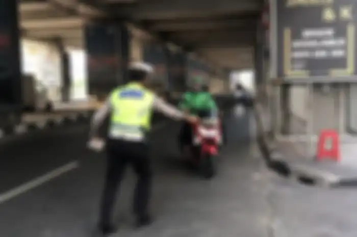 Pemotor tidak membayar pajak kendaraannya selama dua tahun, siap-siap data STNK diblokir polisi. (foto ilustrasi)