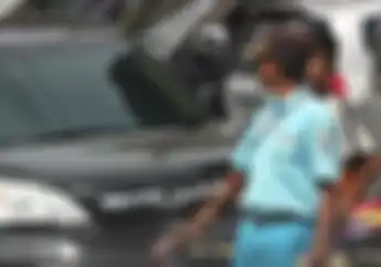 Gokil, Satu Hari Pendapatan Tukang Parkir Bisa DP Motor Baru