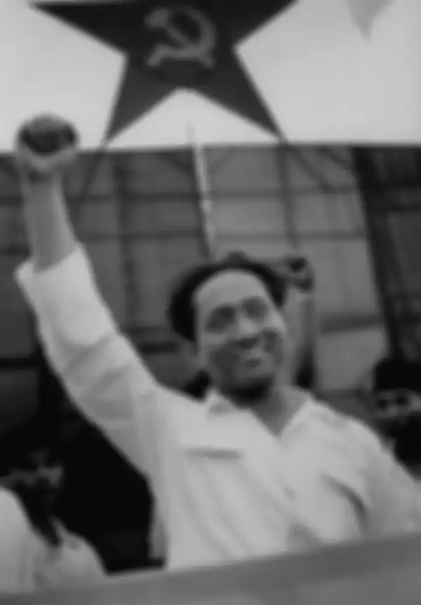 Potret D.N. Aidit. Keluarga Aidit lekat dengan dunia pendidikan Islam. Selepas sekolah ia dan adik-adiknya belajar mengaji bersama seorang guru bernama Abdurrachim. Orang-orang di Jalan Belantu mengenal Achmad Aidit sebagai tukang azan. 