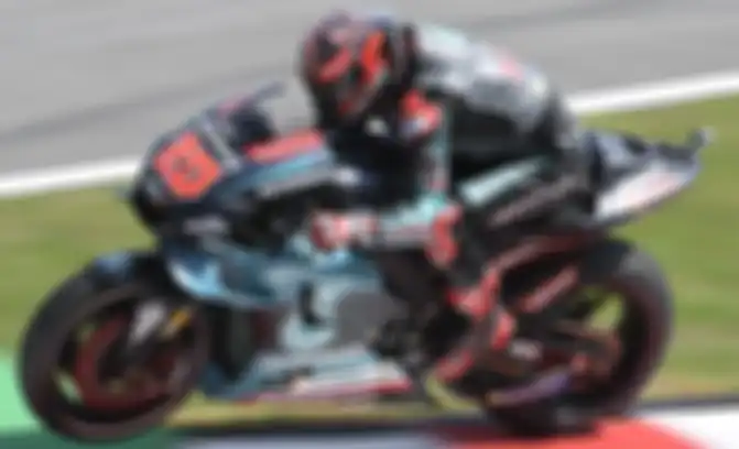 Fabio Quartararo pakai Yamaha YZR-M1 spek pabrikan di MotoGP Sepang 2019, antar dia jadi rookie of the year.