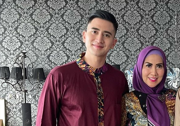 Verrell Bramasta dan keluarga saat Lebaran