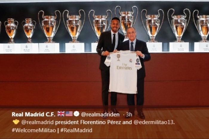 Eder Militao saat diperkenalkan sebagai pemain baru Real Madrid.