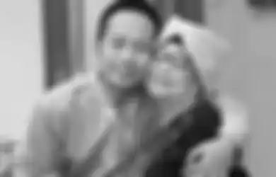Ibunya Diam-diam Titip Koper Sebelum Meninggal Dunia, Tangis Denny Cagur Pecah Lihat Isinya: Udah Disiapin Sejak Kita Umrah