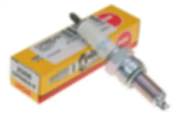 Busi NGK dengan kode CPR8EA-9.