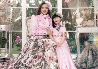 Kompak dan Mirip Banget, Intip Penampilan Ashanty dan Arsy Saat Menyanyi di Malam Final The Voice Kids Indonesia!