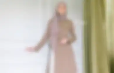 5 Tunik Hijab Warna Nude yang Manis dan Modis Dipakai di Hari Lebaran