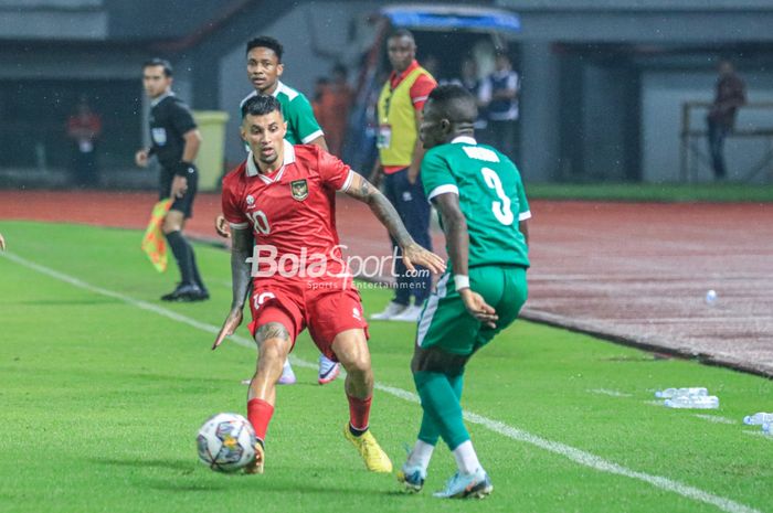 Pemain naturalisasi timnas Indonesia, Stefano Lilipaly (kiri), kembali dapat panggilan perkuat skuad Garuda.