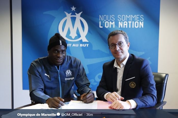 Mario Balotelli resmi menjadi pemain baru Olympique Marseille.