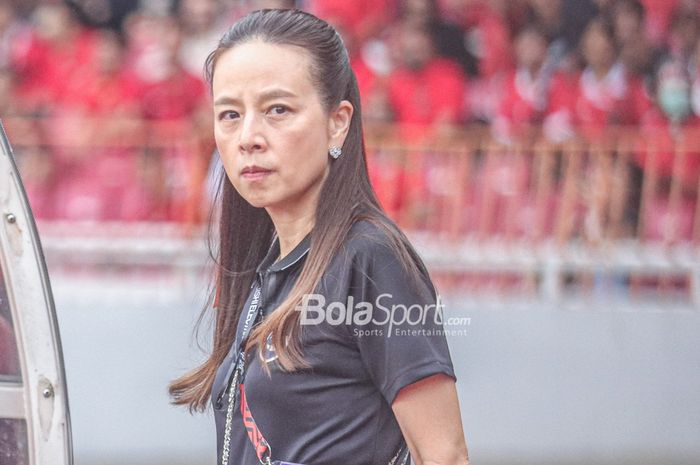 Presiden Federasi Sepak Bola Thailand (FAT), Madam Pang.