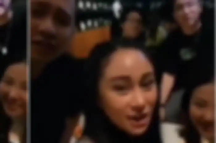 Viral sekelompok muda-mudi mengaku tajir melintir di media sosial
