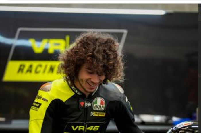 Pembalap VR46 Team, Marco Bezzecchi, saat pertama kali menjajal motor MotoGP pada sesi tes yang berlangsung di Sirkuit Jerez, Spanyol, 18-19 November 2021.