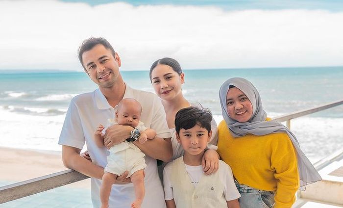 Mbak Lala dan keluarga Raffi Ahmad Nagita Slavina.