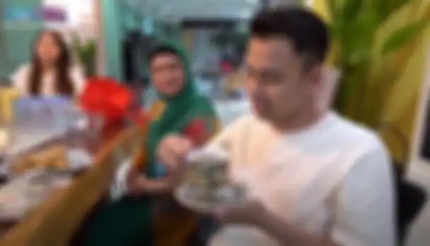 Dipinang Ikut Bersaing di Kursi Walikota Tangsel Hingga Rumahnya Disambangi Anak Wapres RI, Raffi Ahmad Masih Pikir-pikir: Sekarang Jadi Artis Dulu