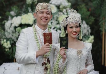 Kalah Romantis dengan Tamu Undangan, Yura Yunita Bagikan Potret Syahdu yang Membuat Netizen Salah Fokus: Uwu Moment di Pernikahan Kami