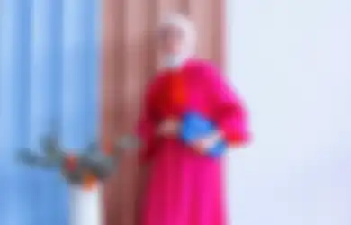 5 Warna Outfit Kondangan Hijab Enggak Biasa, Siap Jadi Pusat Perhatian