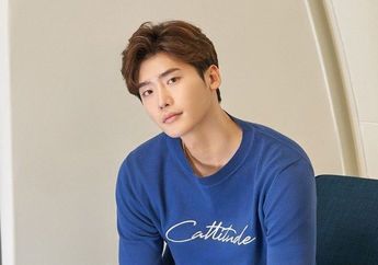 Bintangi Film 'Decibel', Lee Jong Suk Sukses Bikin Penggemar Terpana Usai Pamer Foto Kenakan Seragam Angkatan Laut