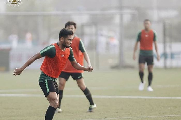 Saddil Ramdani saat mengikuti latihan bersama timnas U-23 Indonesia di Lapangan Viettel, Vietnam, Selasa (19/3/2019).