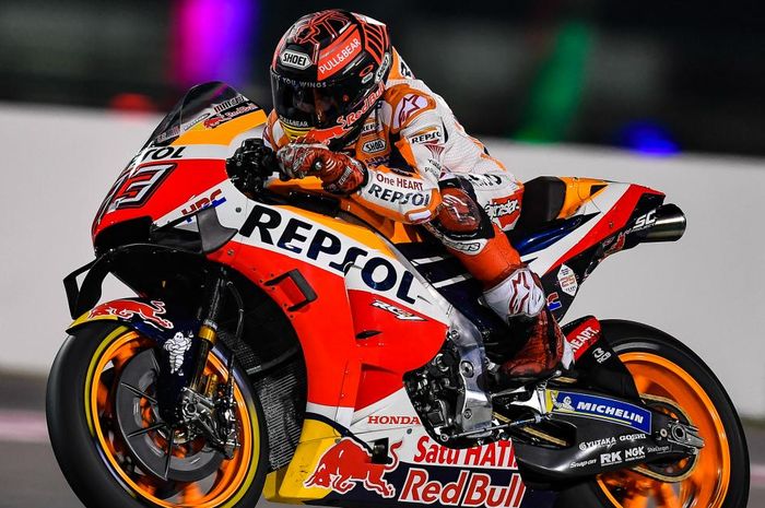 Marc Marquez (Repsol Honda) saat tampil dalam hari kedua gelaran tes pramusim MotoGP 2019 yang berlangsung di Sirkuit Losai, Qatar, Minggu (24/2/2019)