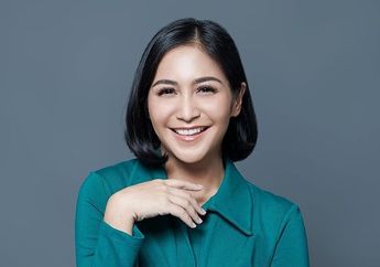 Caca Tengker Tampil Memesona Kenakan Kebaya di Halte TransJakarta, Netizen: Cantik Banget!