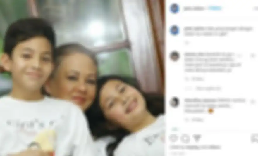 Halimah bersama dua cucunya